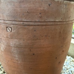 大きめ備前焼水がめの画像