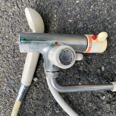 TOTO　 自動温度調整付き、湯水混合水栓　真鍮の画像