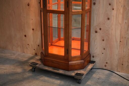 ≪yt2095ジ≫ 横浜クラシック家具 Daniel/ダニエル キュリオケース 飾り棚/ガラスケース/カップボード/ヴィンテージ家具/中古家具/宮城県仙台市 71102-10 ≪yt2095ジ≫ コレクション 横浜クラシック家具 Daniel/ダニエル