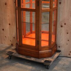 ≪yt2095ジ≫ 横浜クラシック家具 Daniel/ダニエル キュリオケース 飾り棚/ガラスケース/カップボード/ヴィンテージ家具/中古家具/宮城県仙台市 71102-10の画像