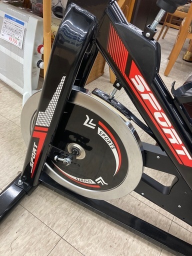 【ジモティー割引で最大15％OFF⭐️】エアロバイク 屋内フィットネス自転車　SPORTS BIKE　黒×赤