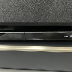 【😍大画面‼️】52型液晶テレビ&シアターラックシステム&Blu-rayレコーダーセットの画像