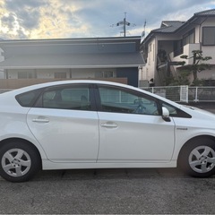 燃費抜群‼️プリウスSの画像