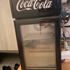【コカ・コーラ ミニ冷蔵庫】ディスプレイ用／ライト点灯可／平塚市引き取り希望の画像