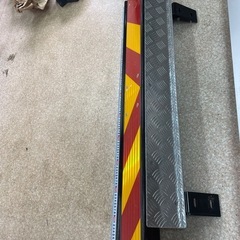 トラック用品の画像