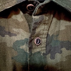 迷彩柄シャツの画像