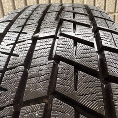 スタッドレスタイヤホイールセット4本の画像