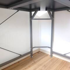 LOWYA L字デスク 足元フリー設計 スチール脚 コード穴の画像