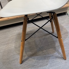 【チェア】【椅子】【白】※ネジ不足クリーニング済み【管理番号1105】野の画像