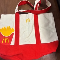 マックのバックとマックポテトのライトの画像