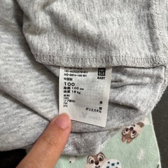 UNIQLOチップとデール長袖パジャマセット100cmの画像