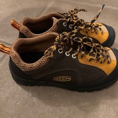 keen スニーカーの画像