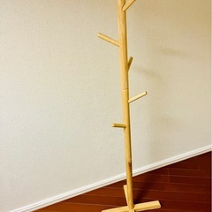 木製ツリー型ハンガーラックの画像