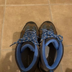 mont-bell トレッキングブーツの画像