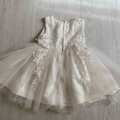 ブライダル　白キッズドレスの画像