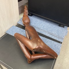 バリ島　木彫り人形　女性　置物の画像