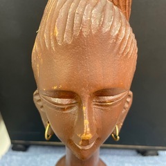 バリ島　木彫り人形　女性　置物の画像