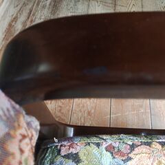 木製座椅子の画像