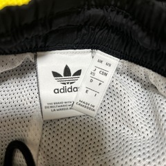 adidas ズボンの画像
