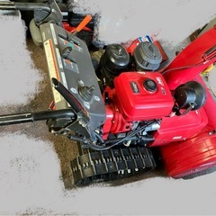 早いもの勝ち！動作良好！9馬力-ホンダ除雪機 HS970電動シューターで走行は無段階オートマ(hst)余裕の9馬力の画像