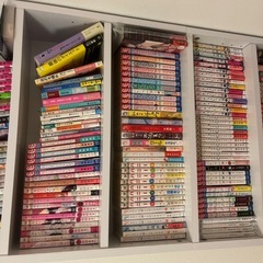 少女コミック、漫画本の画像