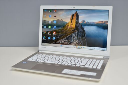 中古良品ノートパソコン 東芝 T65/HG 第8世代 i7 爆速SSD512GB メモリー8GB 無線内蔵 Bluetooth WEBカメラ DVDマルチ Windows11+office