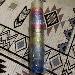 カラフルなコップの画像