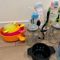 水筒　コップ　タッパーの画像