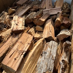 乾燥物、杉薪訳あり品1台価格2000円の画像