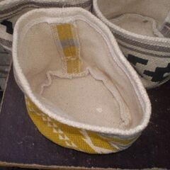 布製の収納バスケット　直径14㎝くらい高さ13㎝　3個の画像