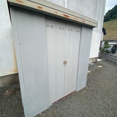 【受付終了】屋外　物置き　倉庫 コンパネ・シェルフ付き　の画像
