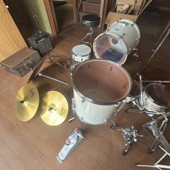 ドラムセットの画像