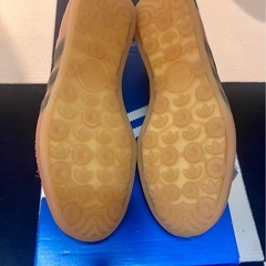 adidas ガゼル ピンクの画像