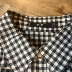 UNIQLO シャツの画像