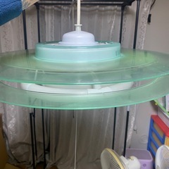 吊り下げ電球の画像