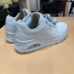 1150 SKECHERS スニーカー 24.0cmの画像
