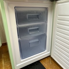 #37 オシャレなレトロデザイン!! 大きめ2ドア A-stage 2022年 198L GEL-198L02GR グランドライン 冷凍冷蔵庫の画像