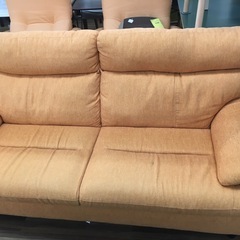 【ジモティー割あり】【ジャングル守口店】2人がけソファー　オレンジ