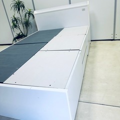 NITORI セミダブルベッドの画像