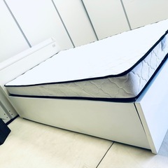 NITORI セミダブルベッドの画像