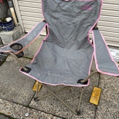 LOGOsのテントとアウトドアチェアーの画像