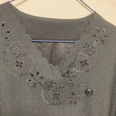 未使用　黒の刺繍入りAラインドレス　礼服の画像
