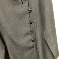 未使用　黒の刺繍入りAラインドレス　礼服の画像