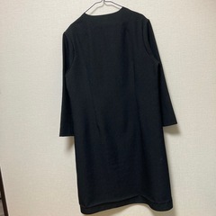 未使用　黒の刺繍入りAラインドレス　礼服の画像