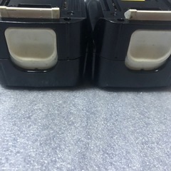 Makita マキタ 14.4V 3.0Ah リチウムイオンバッテリー 中古美品、2個セット、の画像