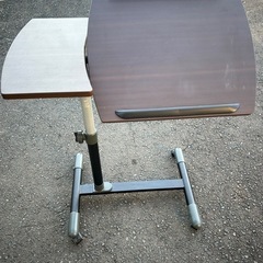 サイドテーブルの画像