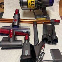 ♦️極美品♦️ダイソン掃除機 V10 fluffyの画像