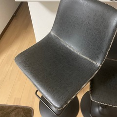 黒色のバーチェア2個セットの画像