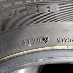 215/70R15ダンロップスタッドレスタイヤ4本セットの画像
