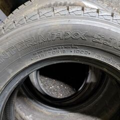 215/70R15ダンロップスタッドレスタイヤ4本セットの画像
